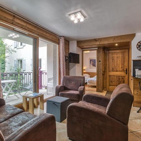 Villa Vallet- Newly Renovated 2 Bedroom Nestled Just Off The Main Street Chamonix Extérieur photo