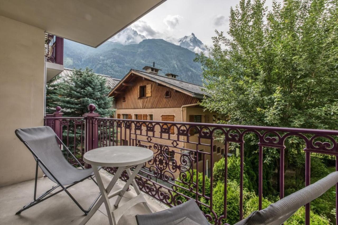 Villa Vallet- Newly Renovated 2 Bedroom Nestled Just Off The Main Street Chamonix Extérieur photo