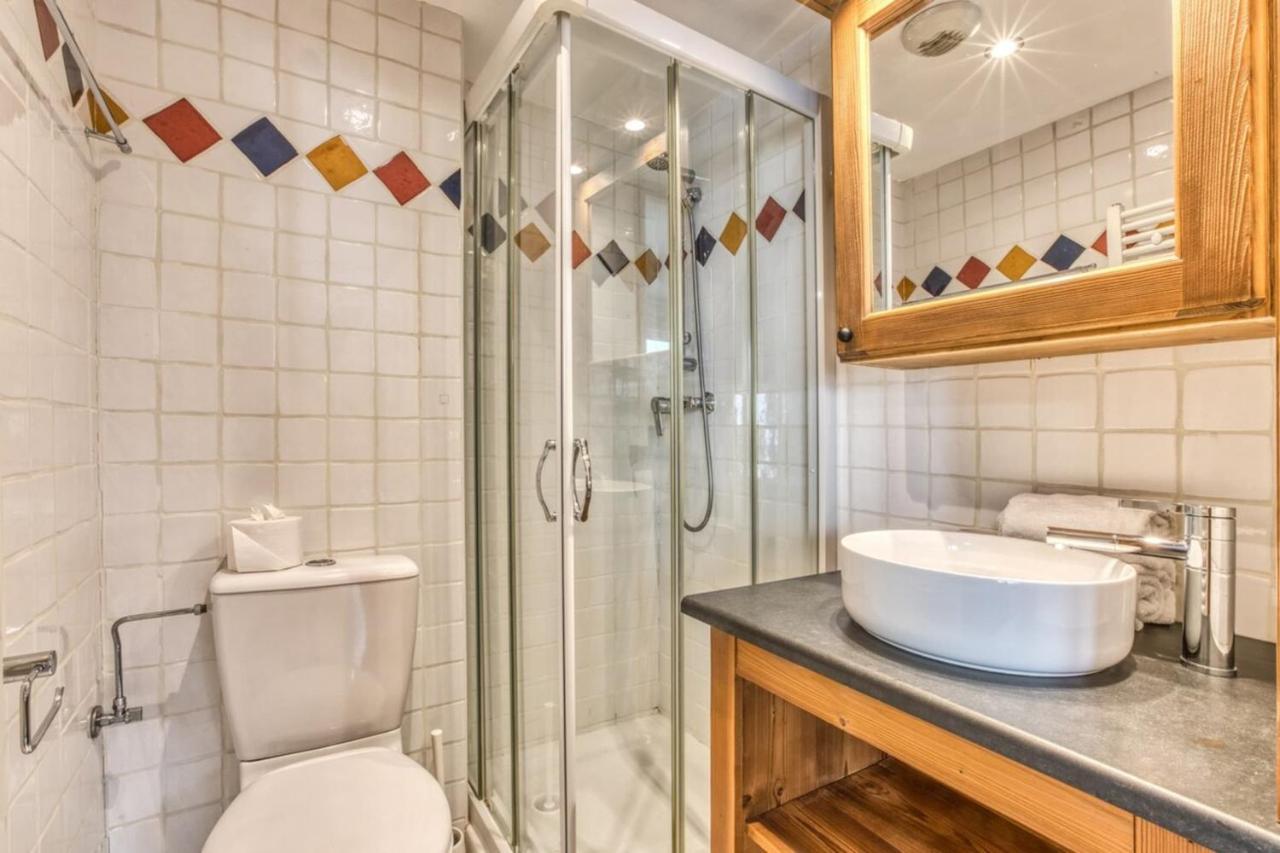 Villa Vallet- Newly Renovated 2 Bedroom Nestled Just Off The Main Street Chamonix Extérieur photo