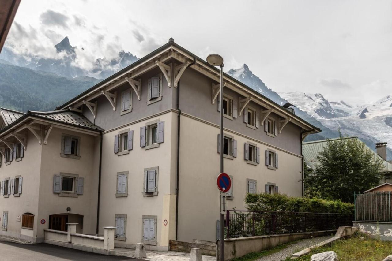 Villa Vallet- Newly Renovated 2 Bedroom Nestled Just Off The Main Street Chamonix Extérieur photo