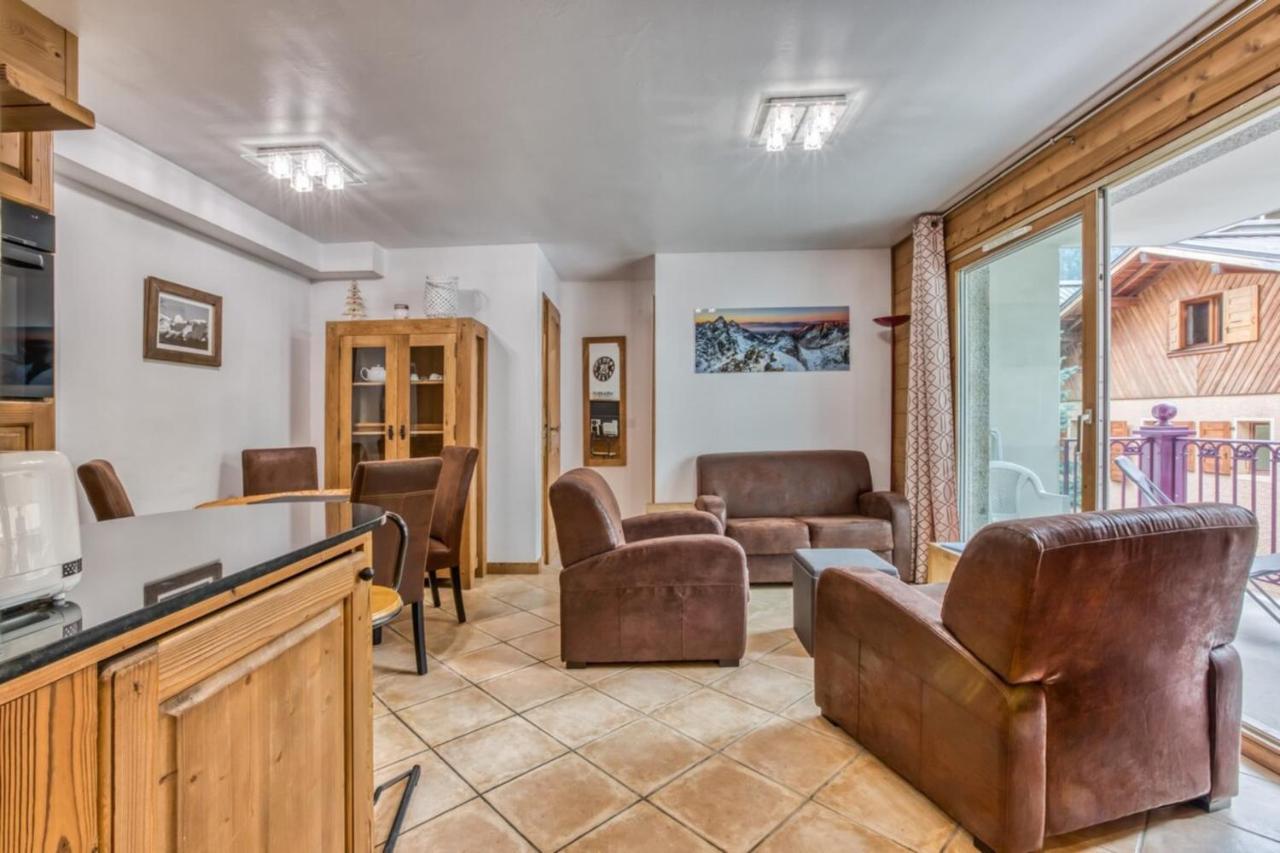 Villa Vallet- Newly Renovated 2 Bedroom Nestled Just Off The Main Street Chamonix Extérieur photo